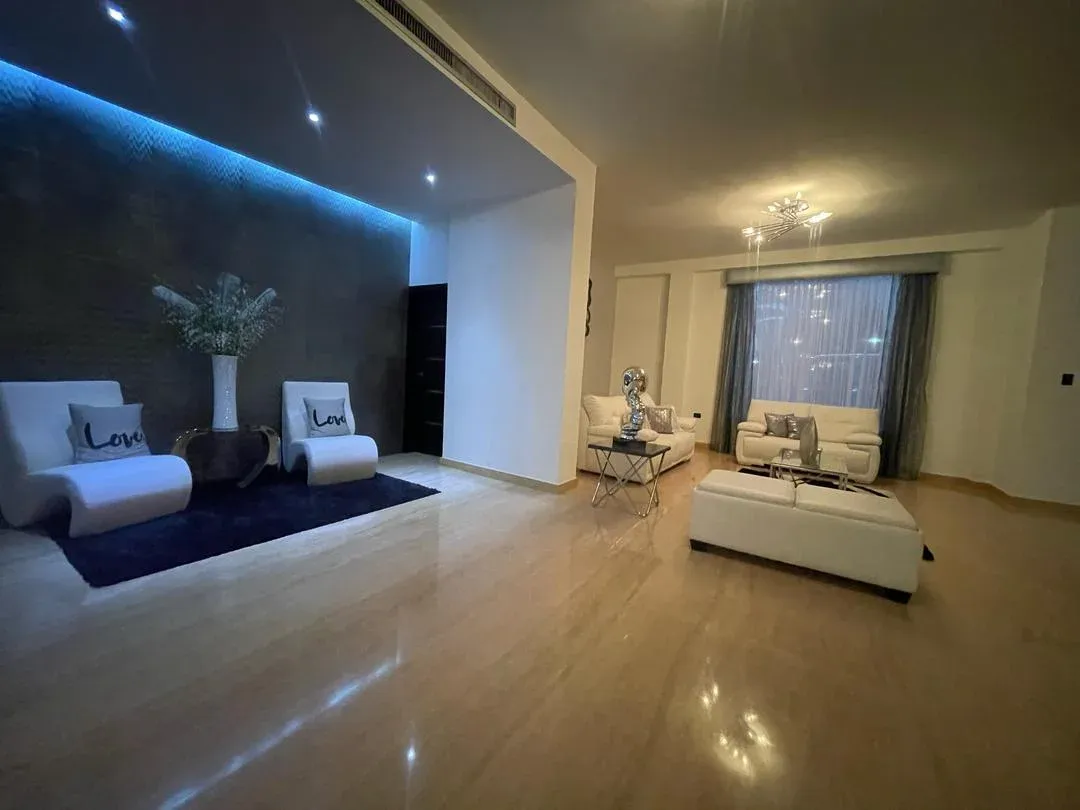 BRICK LUXURY HOMES VENDE MODERNA VILLA - 12