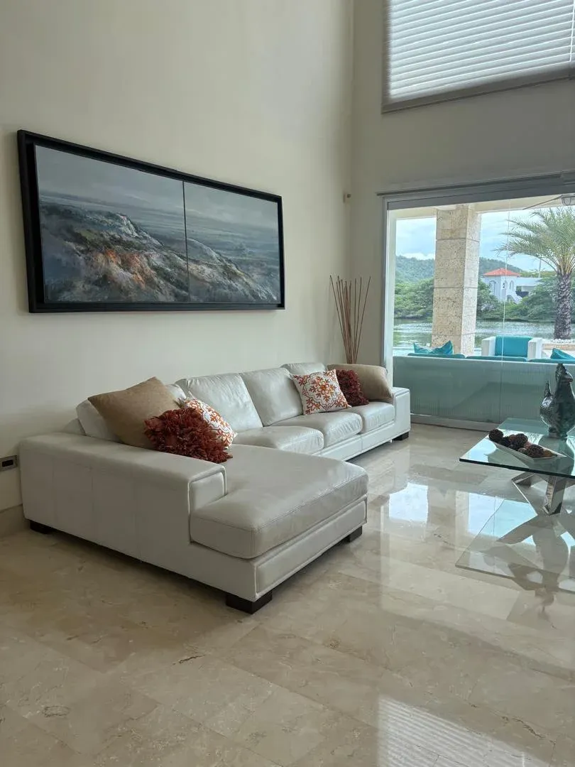 Brick Luxury Homes vende exclusiva villa - 37
