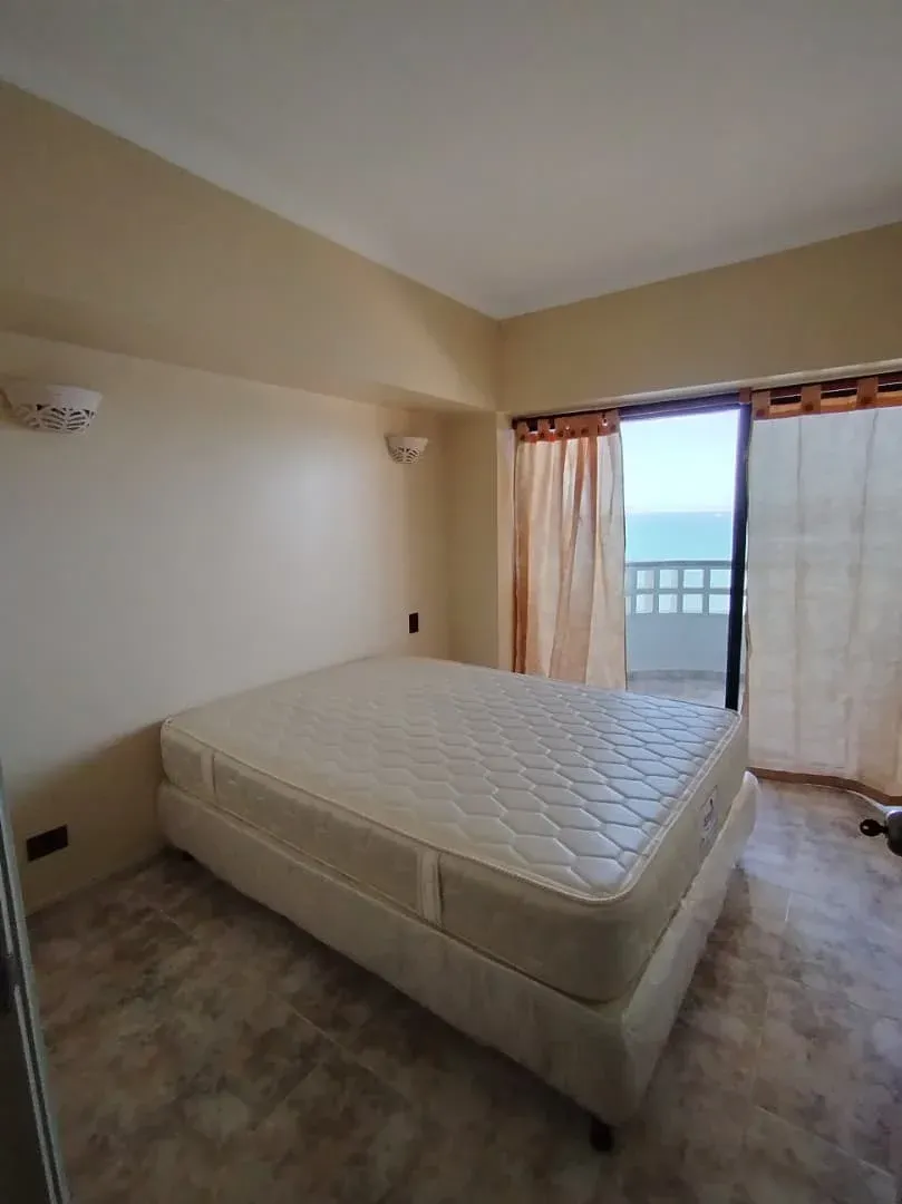 ¡Exclusivo apartamento en venta con espectacular vista al mar en Res. Costa Dorada! - 5