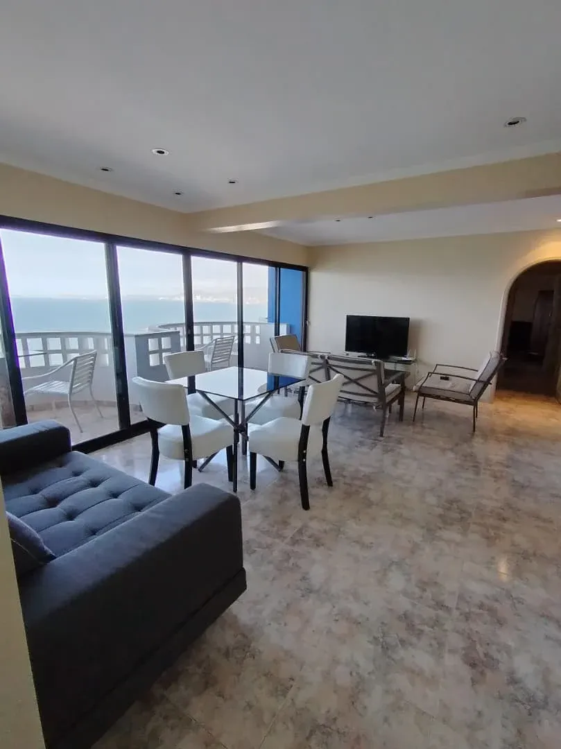 ¡Exclusivo apartamento en venta con espectacular vista al mar en Res. Costa Dorada! - 6