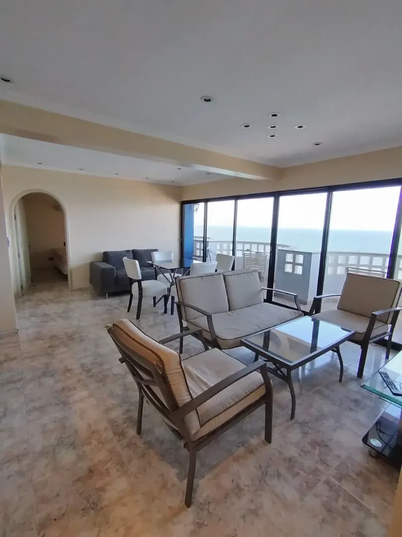 ¡Exclusivo apartamento en venta con espectacular vista al mar en Res. Costa Dorada! - 14