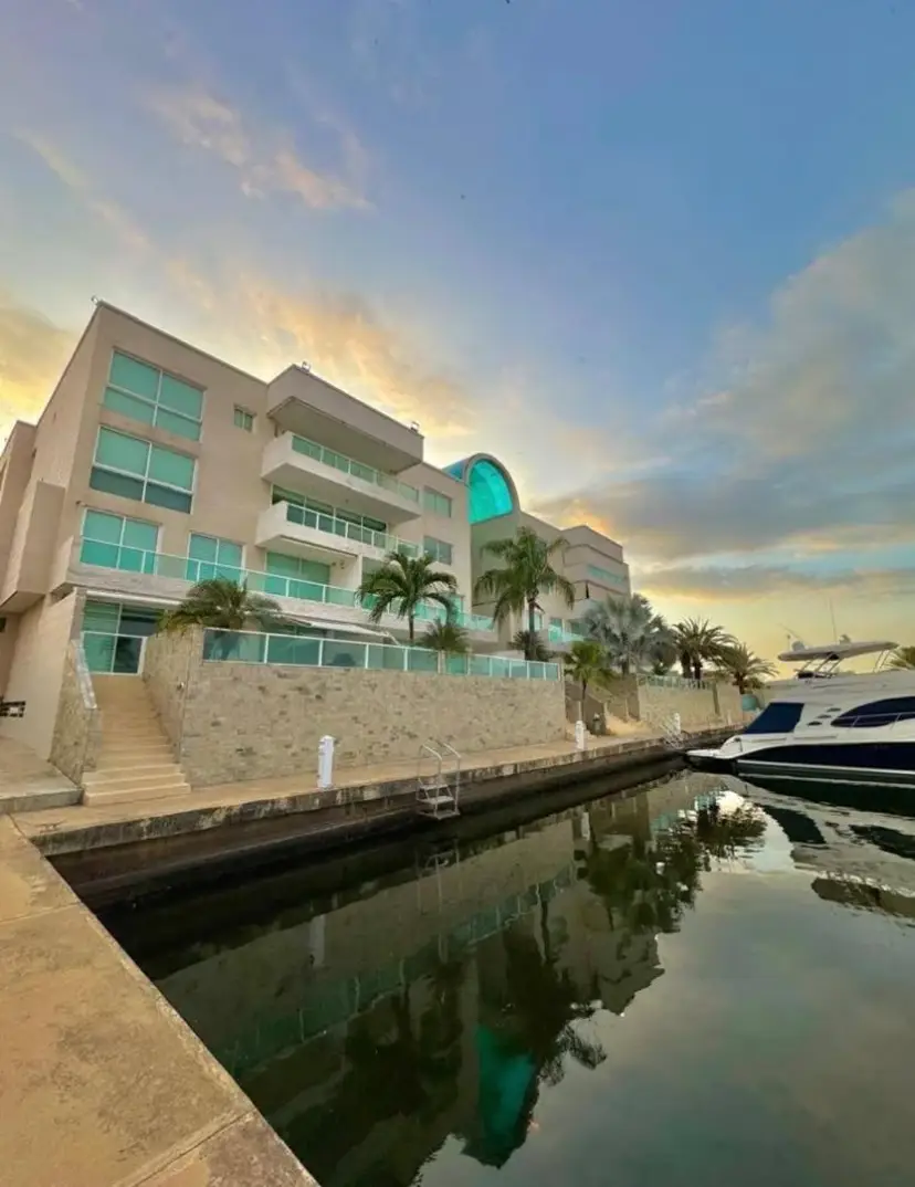 ✨ ¡EXCLUSIVO APARTAMENTO EN VENTA EN CARENERO YACHT CLUB! ✨ SOLO CLIENTES