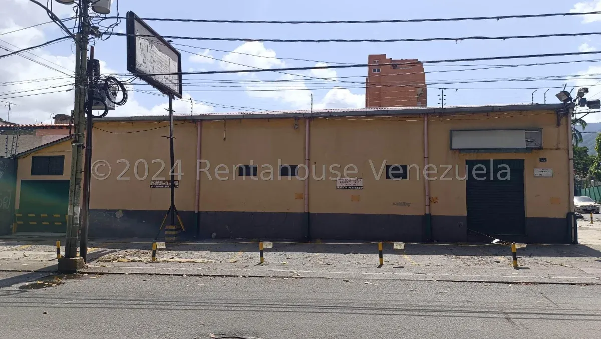 Maravilloso Local Comercial A Pie De Calle Montecristo, Los Chorros - 16