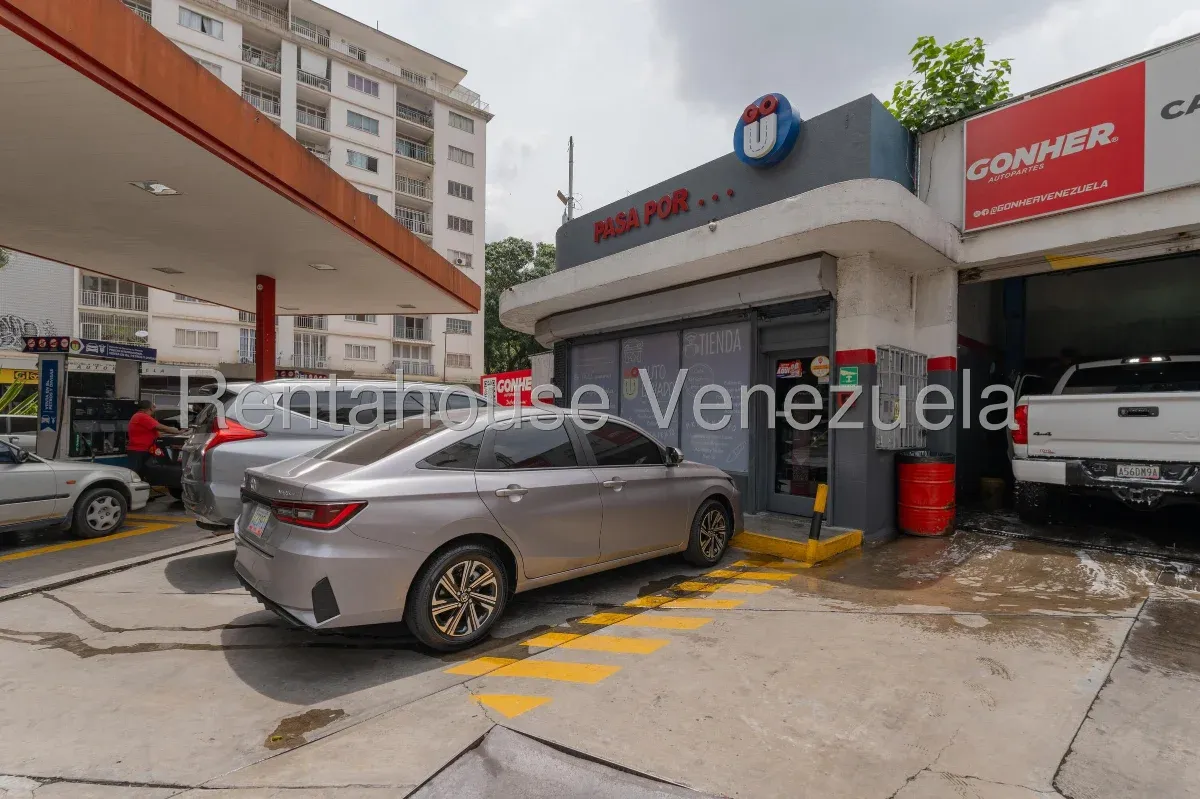 En Venta Estación De Gasolina Con La Mejor Ubicación Del Municipio Chacao, La Floresta - 5