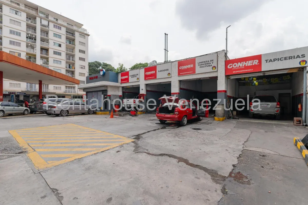 En Venta Estación De Gasolina Con La Mejor Ubicación Del Municipio Chacao, La Floresta - 15