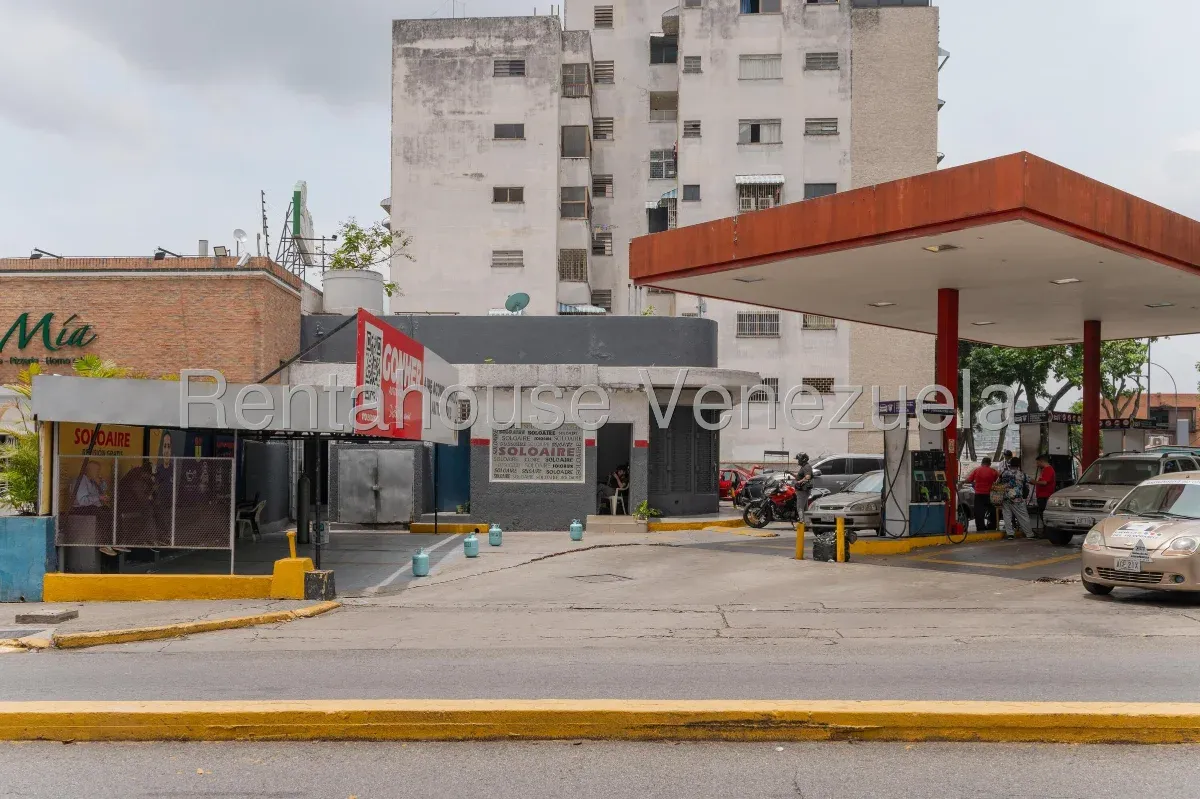 En Venta Estación De Gasolina Con La Mejor Ubicación Del Municipio Chacao, La Floresta - 16