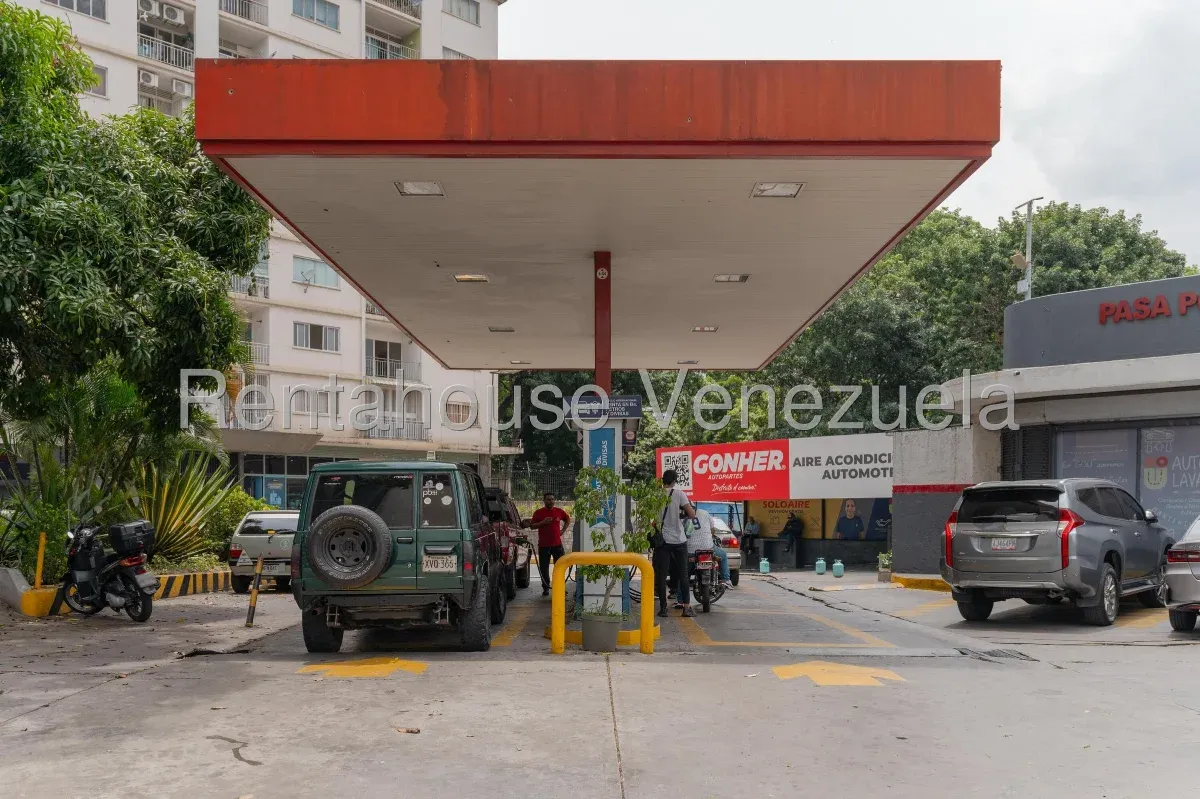 En Venta Estación De Gasolina Con La Mejor Ubicación Del Municipio Chacao, La Floresta - 19
