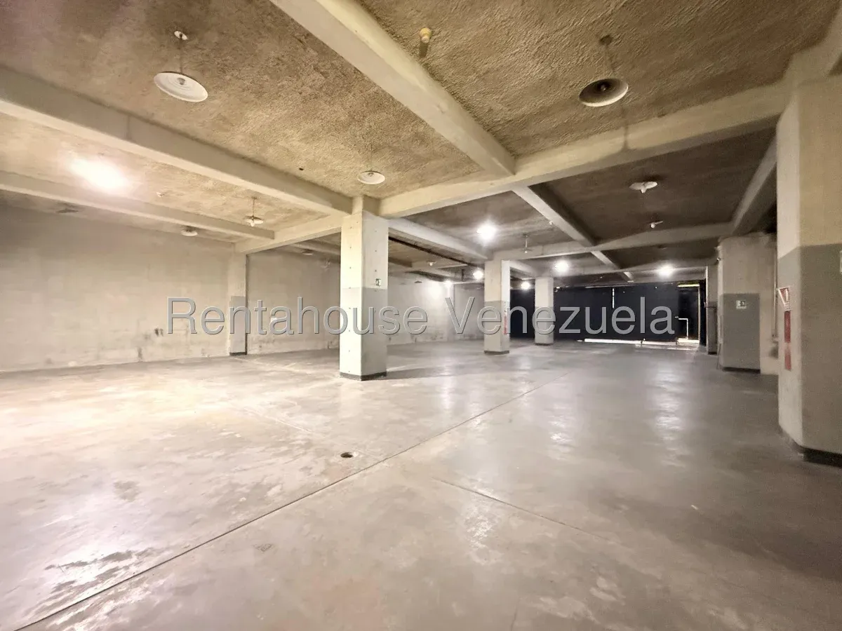 Estupendo Galpón Deposito En La Yaguara. Excelente Zona De Carga Y Descarga Directo Al Local - 10