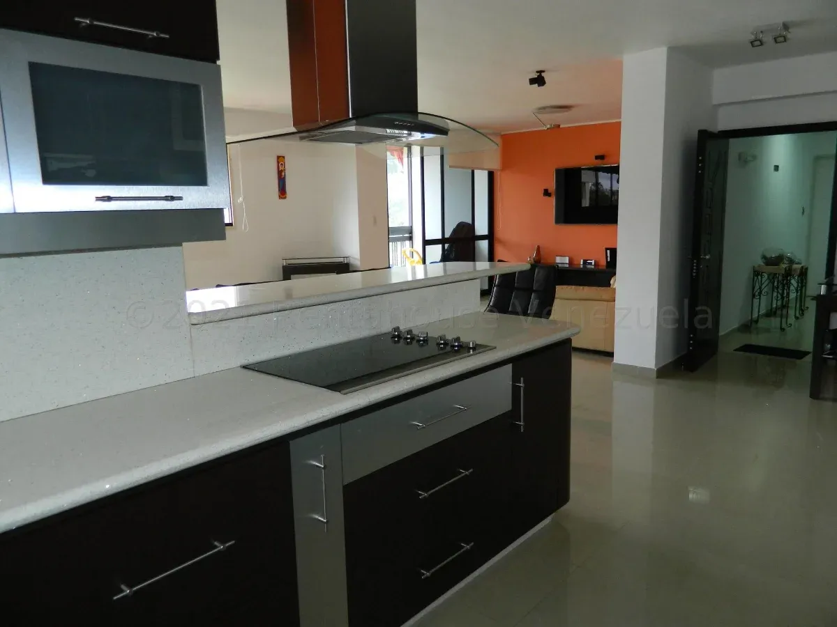 Espacioso Y Bello Apartamento En Venta San Antonio De Los Altos, Urbanización Las Salias - 5