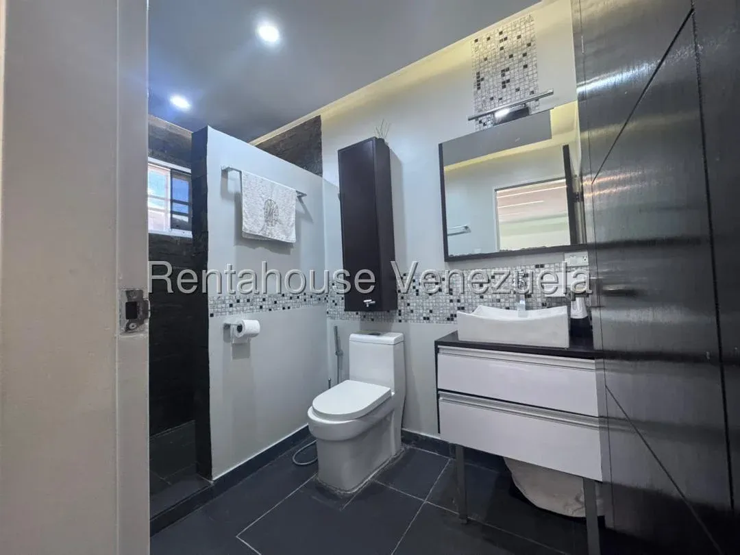 Esplendida Casa En Venta Colinas De La California. Espectacular Terraza Con Vista Al Ávila - 16