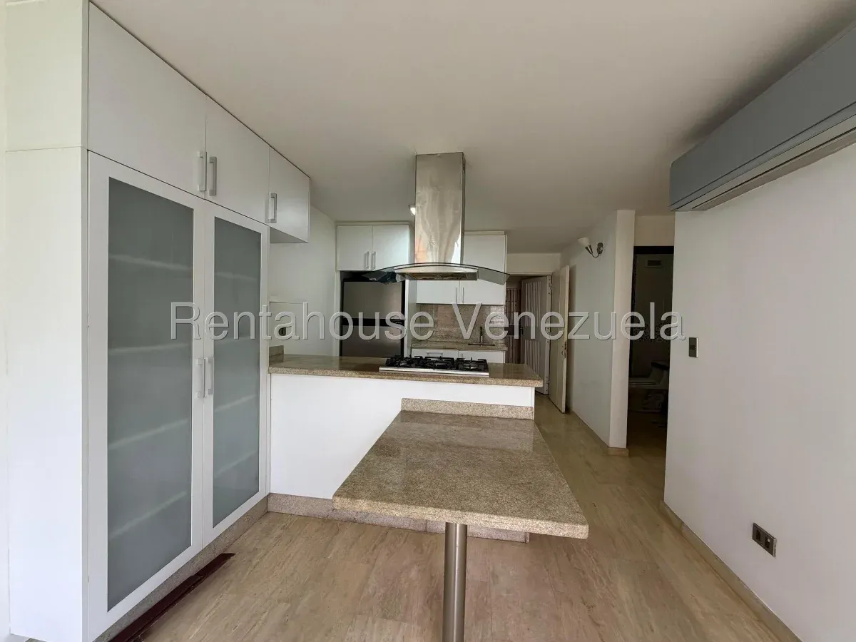 Bonito Apartamento En Venta El Encantado. Pisos De Mármol. Dos Puestos De Estacionamiento - 4