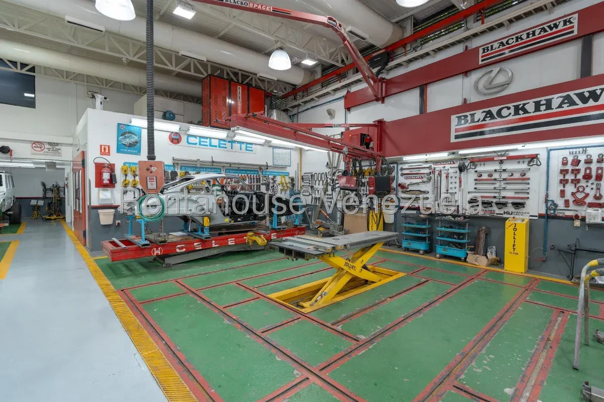 Local Comercial En Venta Los Chaguaramos. Local Y Fondo De Comercio En Conjunto - 15
