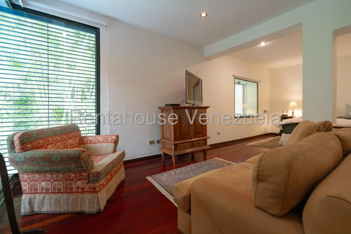 Espectacular Casa En Venta Alto Hatillo. Bellísimo Jardín Con Terrazas - 11