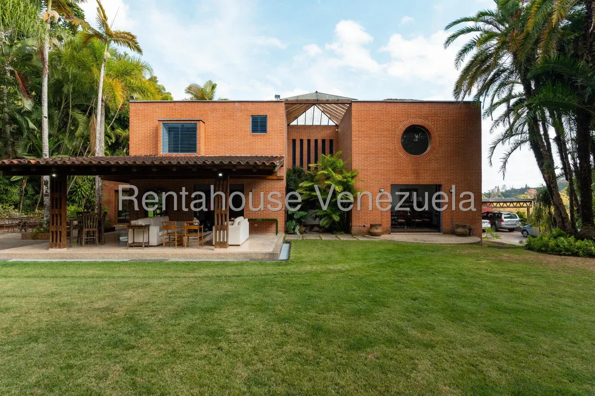Espectacular Casa En Venta Alto Hatillo. Bellísimo Jardín Con Terrazas - 17