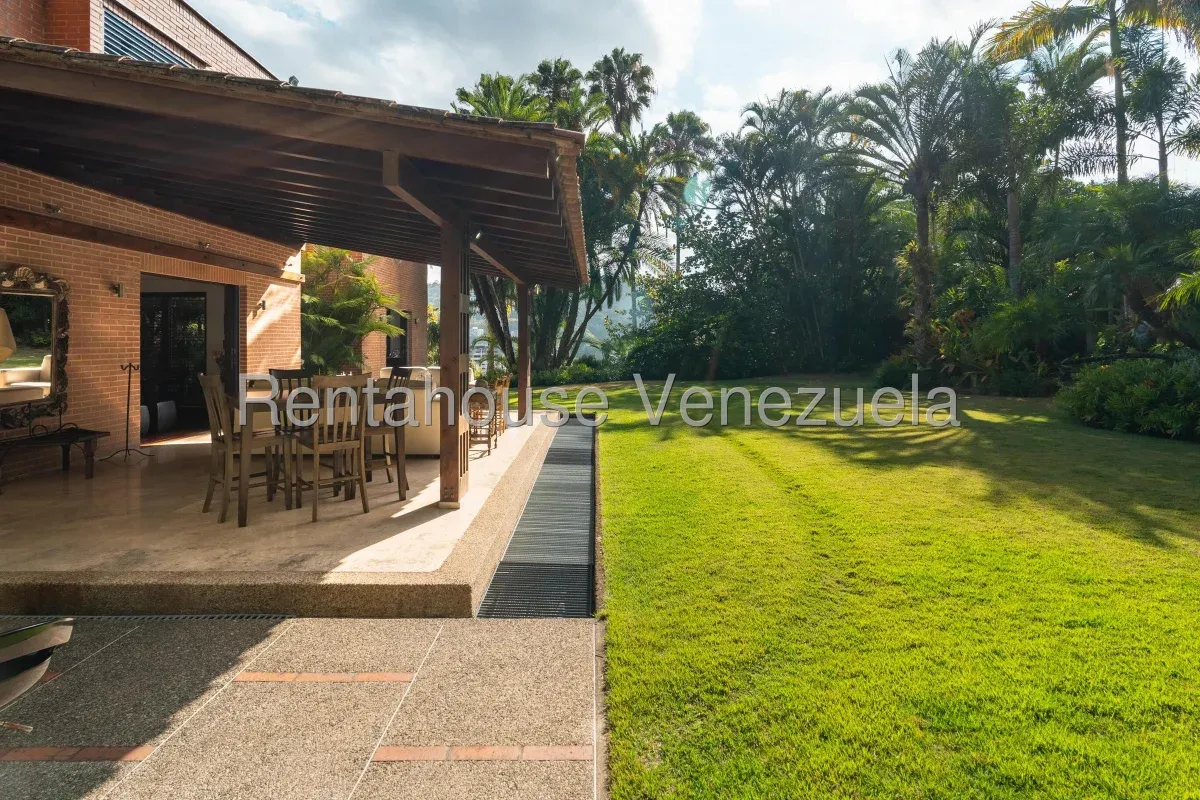 Espectacular Casa En Venta Alto Hatillo. Bellísimo Jardín Con Terrazas - 19