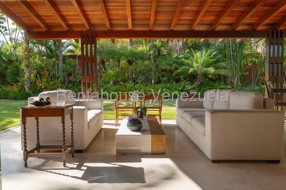 Espectacular Casa En Venta Alto Hatillo. Bellísimo Jardín Con Terrazas - 18