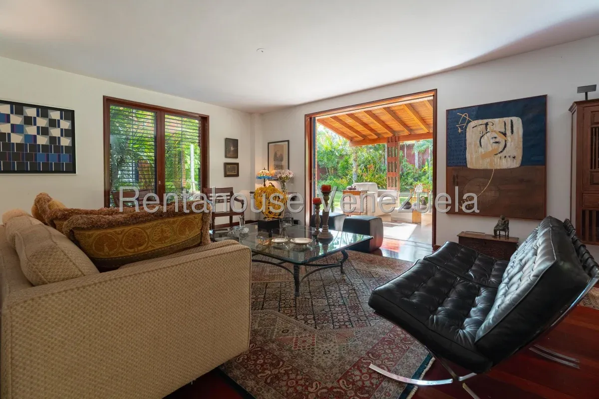 Espectacular Casa En Venta Alto Hatillo. Bellísimo Jardín Con Terrazas - 2