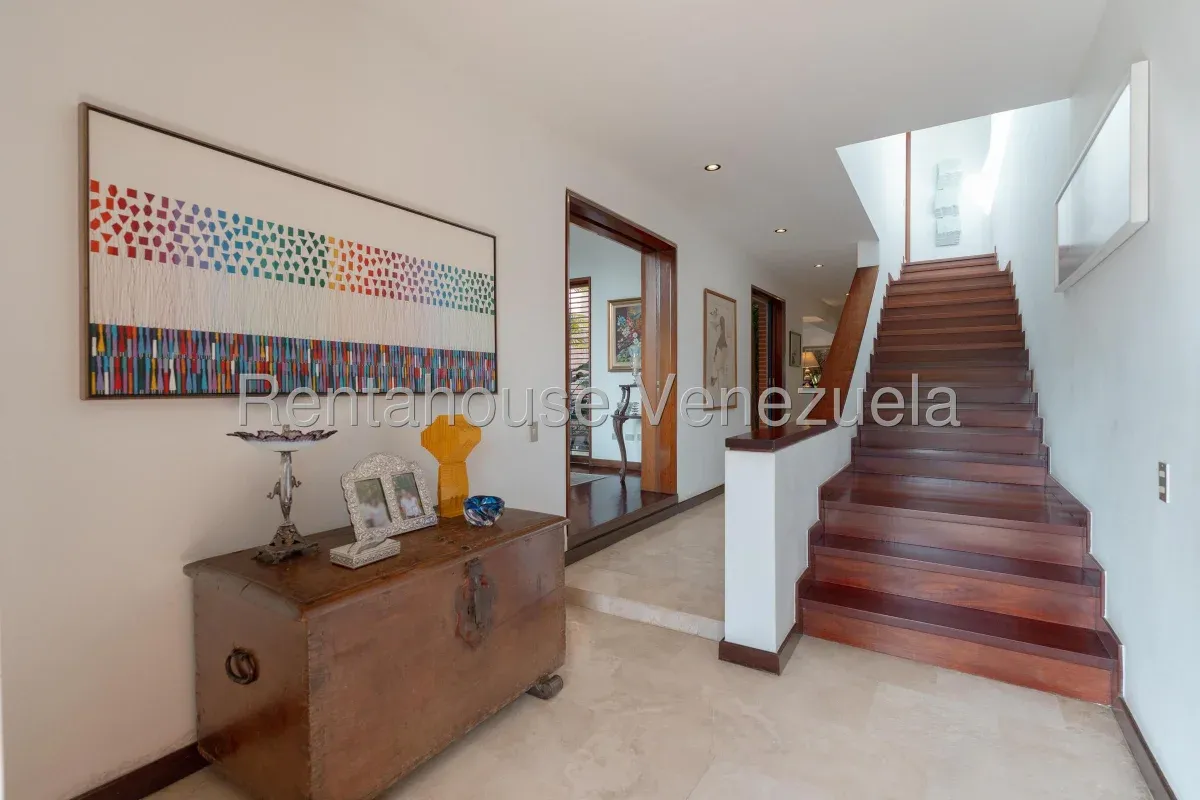 Espectacular Casa En Venta Alto Hatillo. Bellísimo Jardín Con Terrazas - 8