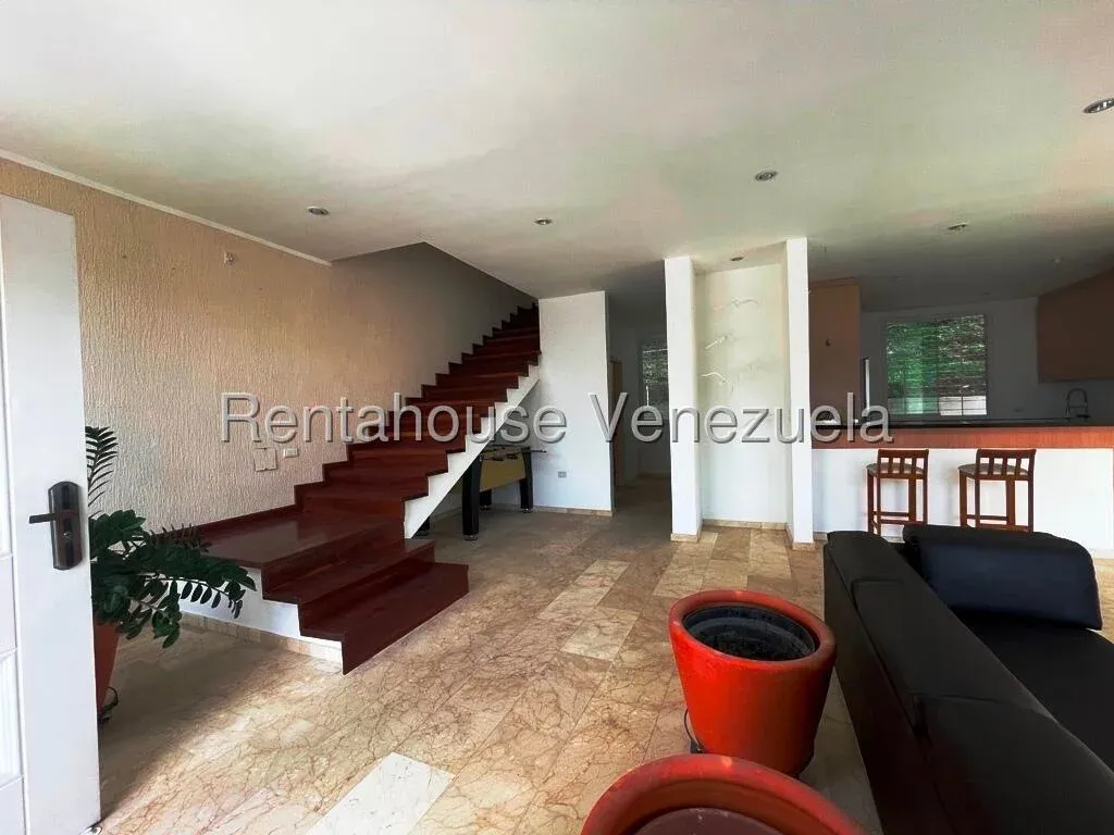 Acogedora Casa En Venta Alto Prado. Terraza Con Bonita Vista Al Ávila - 3