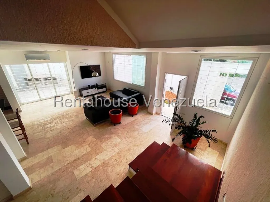 Acogedora Casa En Venta Alto Prado. Terraza Con Bonita Vista Al Ávila - 5