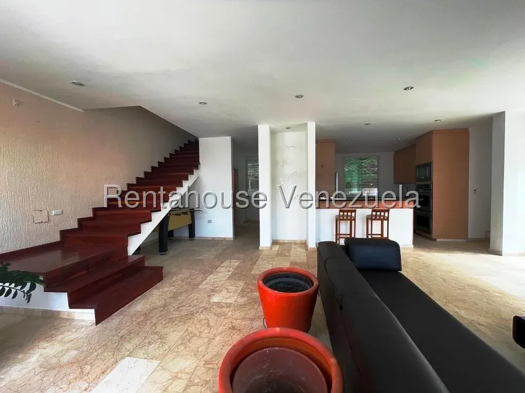 Acogedora Casa En Venta Alto Prado. Terraza Con Bonita Vista Al Ávila - 4