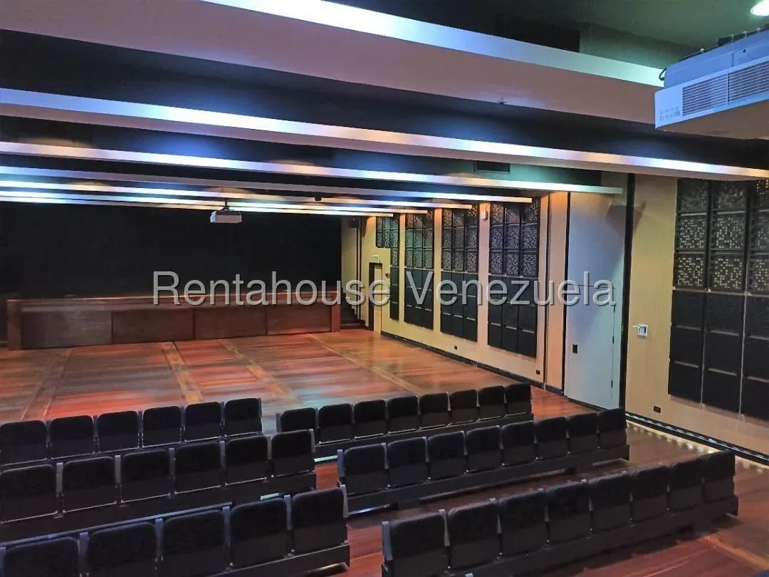 Estupenda oficina en alquiler en La Urbina - 5