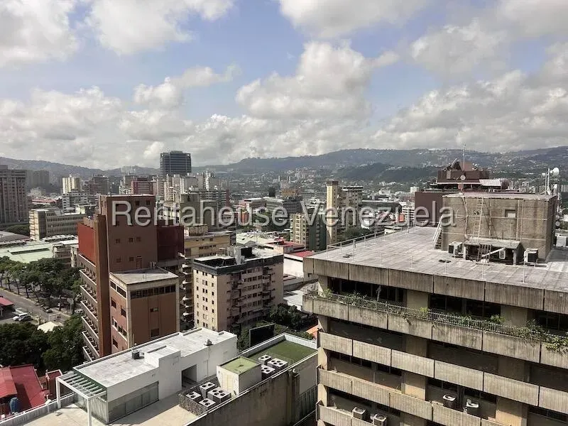 Amplio Apartamento En Venta Los Chorros. Penthouse A Remodelar, Vista Panorámica - 7