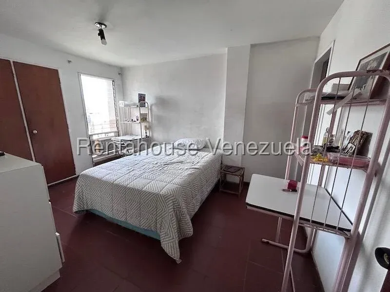 Amplio Apartamento En Venta Los Chorros. Penthouse A Remodelar, Vista Panorámica - 9