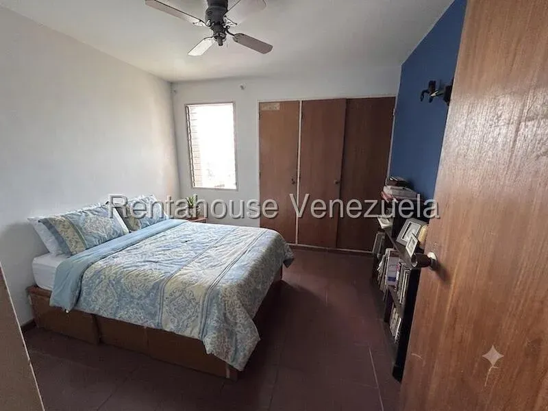 Amplio Apartamento En Venta Los Chorros. Penthouse A Remodelar, Vista Panorámica - 12