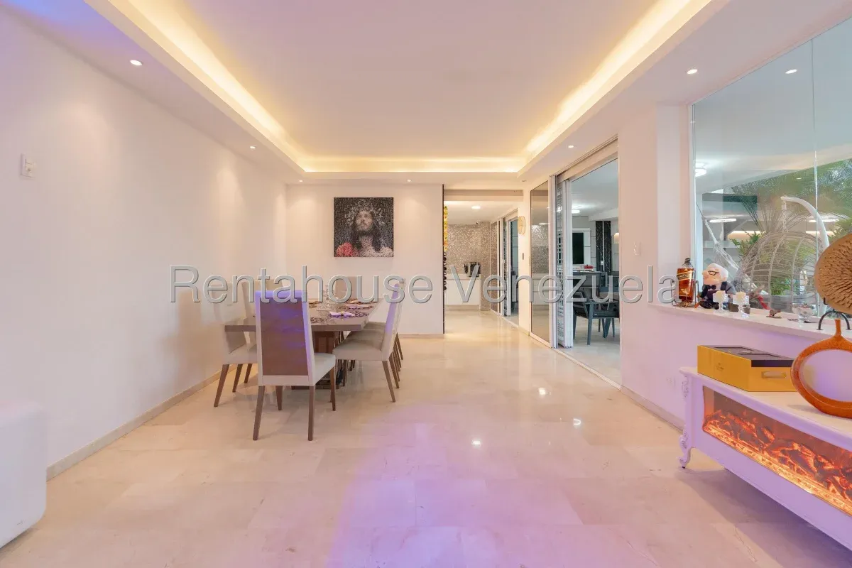 Exclusiva Casa En Venta Prados Del Este, Área De Parrillera, Anexo Independiente, Planta Eléctrica Y - 4