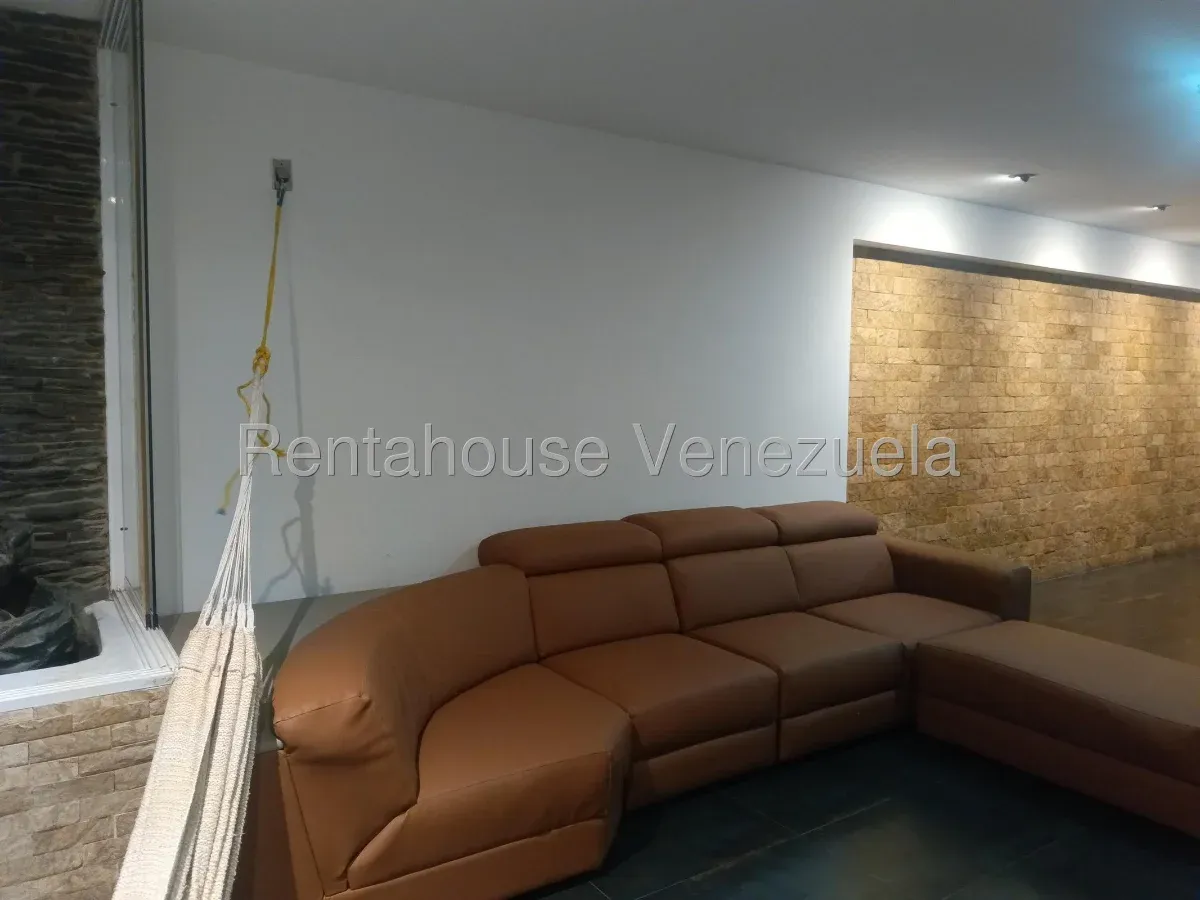 Acogedor Apartamento En Venta El Cigarral. Totalmente Amoblado Y Equipado  - 3