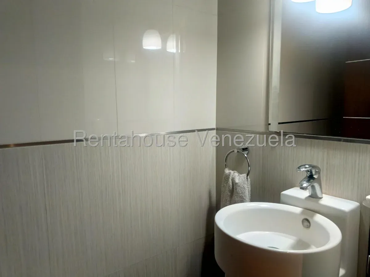 Acogedor Apartamento En Venta El Cigarral. Totalmente Amoblado Y Equipado  - 12