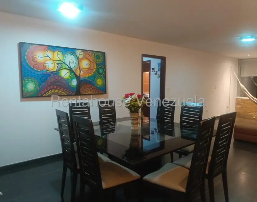 Acogedor Apartamento En Venta El Cigarral. Totalmente Amoblado Y Equipado 