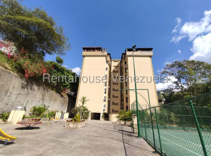 Espacioso Apartamento En Venta Las Esmeraldas . Terraza Con Parrillera. Hermosa Vista Panorámica