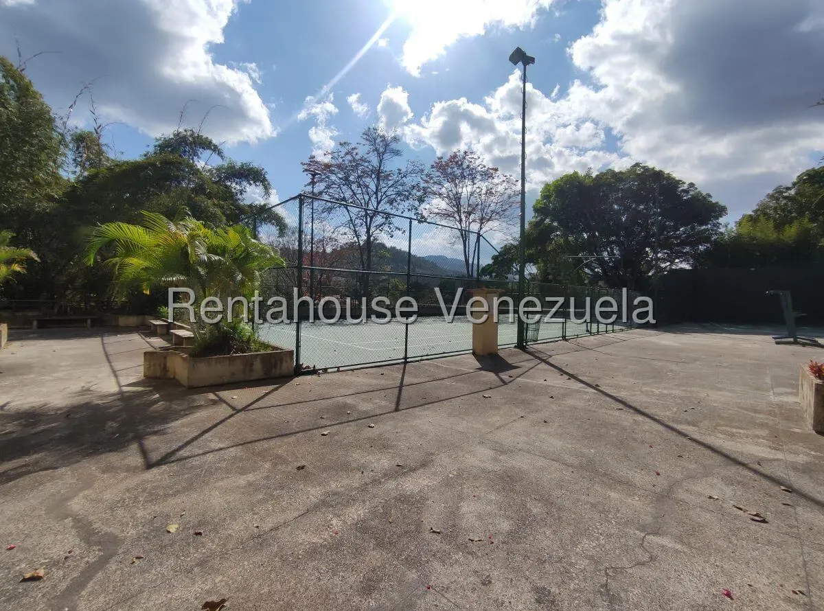 Espacioso Apartamento En Venta Las Esmeraldas . Terraza Con Parrillera. Hermosa Vista Panorámica - 2