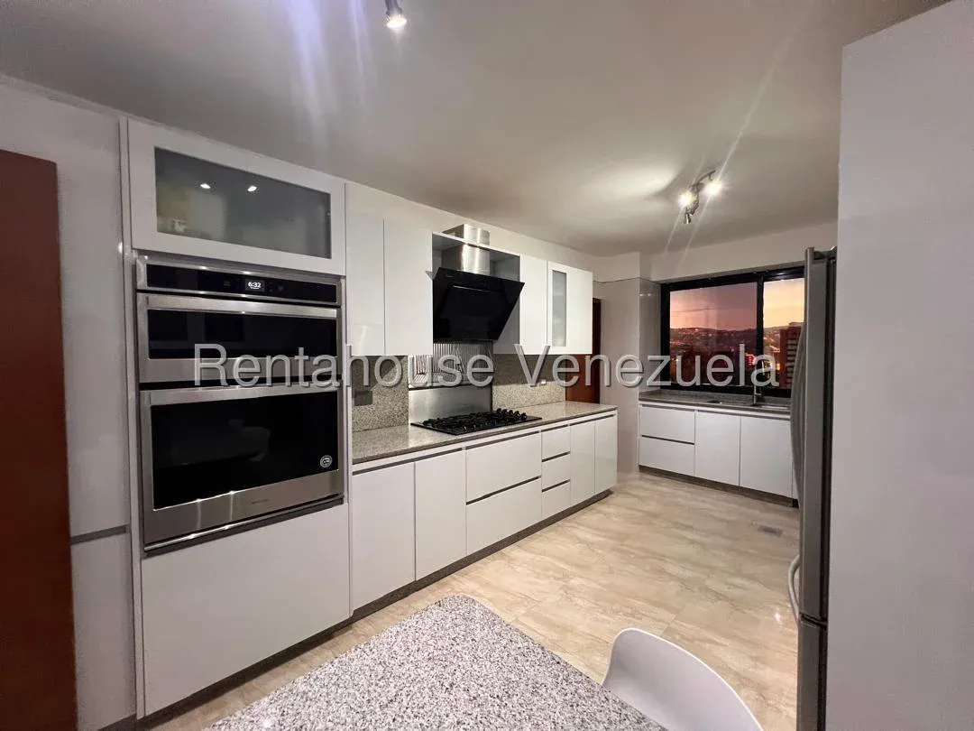 Maravilloso Apartamento En Venta Los Dos Caminos. Pozo De Agua, Piscina, Gimnasio, Areas Verdes - 11