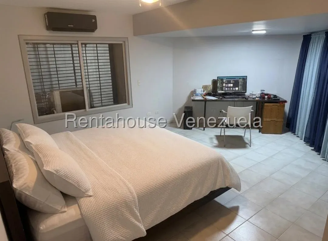 Espacioso Apartamento En Alquiler Los Dos Caminos. Amoblado. Piso Bajo - 3
