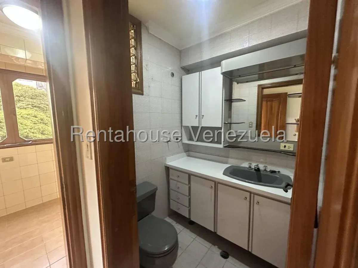 Confortable Apartamento En Venta Terrazas Del Ávila. Iluminación Y Ventilación Natural - 12