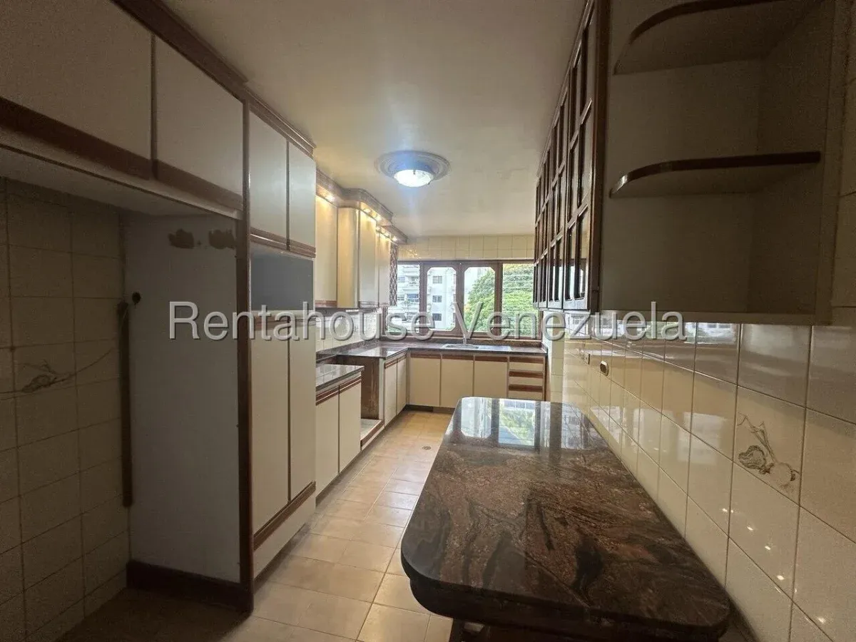 Confortable Apartamento En Venta Terrazas Del Ávila. Iluminación Y Ventilación Natural - 10