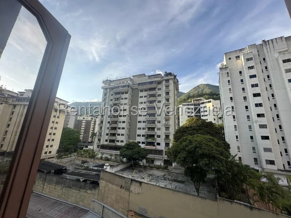 Confortable Apartamento En Venta Terrazas Del Ávila. Iluminación Y Ventilación Natural - 11