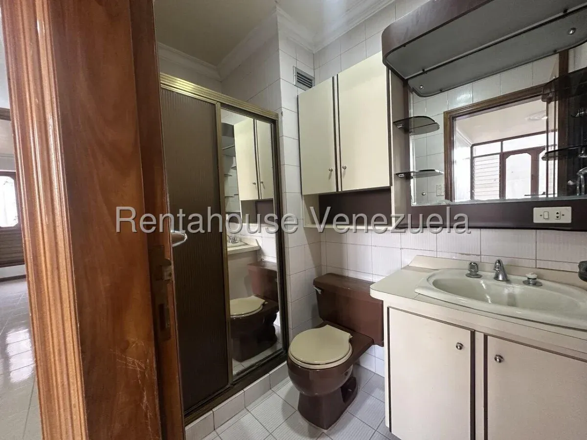 Confortable Apartamento En Venta Terrazas Del Ávila. Iluminación Y Ventilación Natural - 14