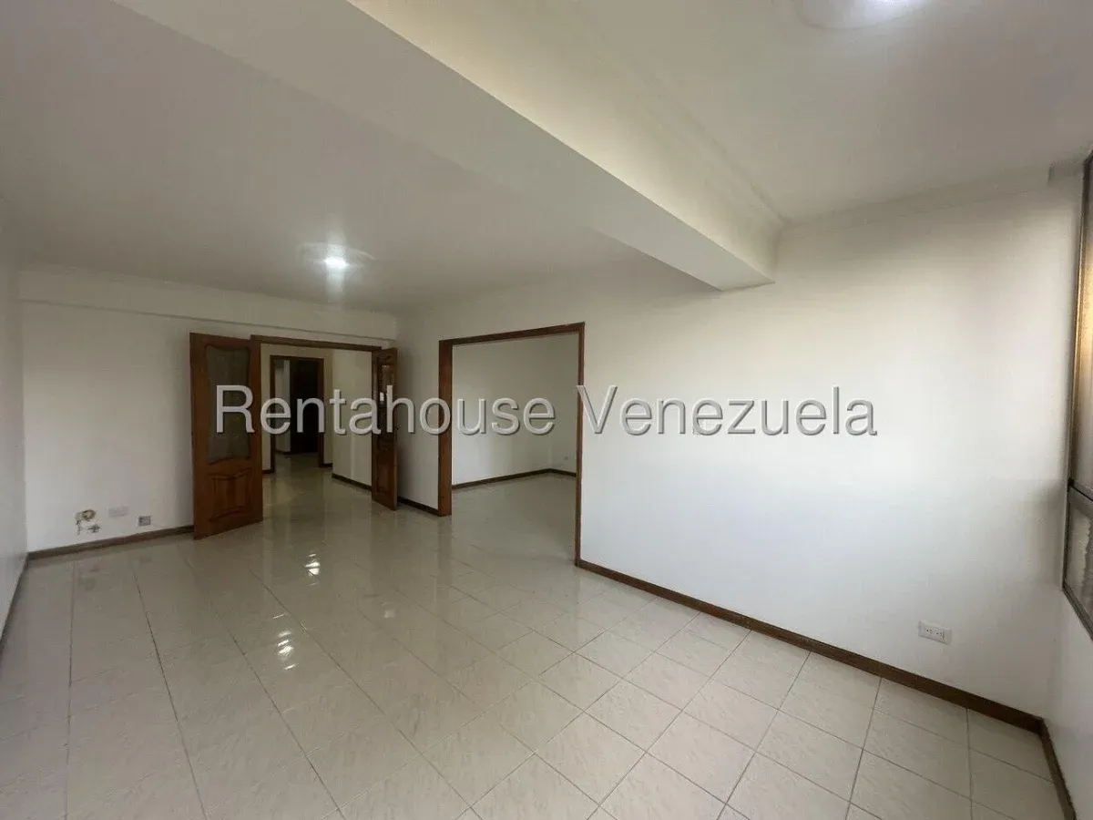 Confortable Apartamento En Venta Terrazas Del Ávila. Iluminación Y Ventilación Natural - 6