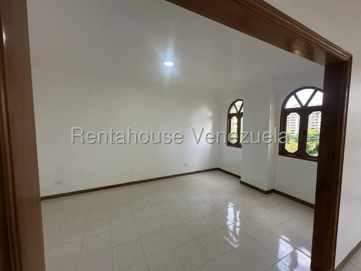 Confortable Apartamento En Venta Terrazas Del Ávila. Iluminación Y Ventilación Natural - 5