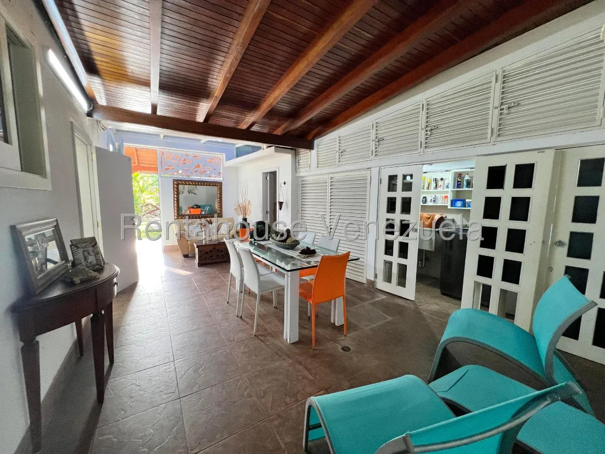 Preciosa Casa En Colinas Del Tamanaco. Impecable, Estupendo Jardín. Calle Cerrada Con Vigilancia - 5
