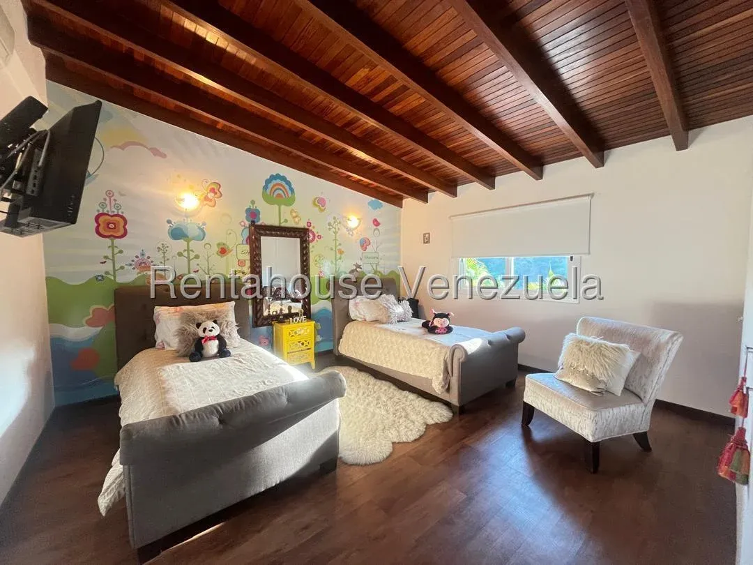 Preciosa Casa En Colinas Del Tamanaco. Impecable, Estupendo Jardín. Calle Cerrada Con Vigilancia - 22