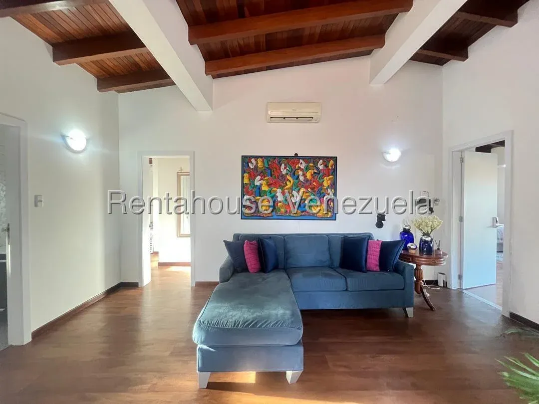 Preciosa Casa En Colinas Del Tamanaco. Impecable, Estupendo Jardín. Calle Cerrada Con Vigilancia - 23