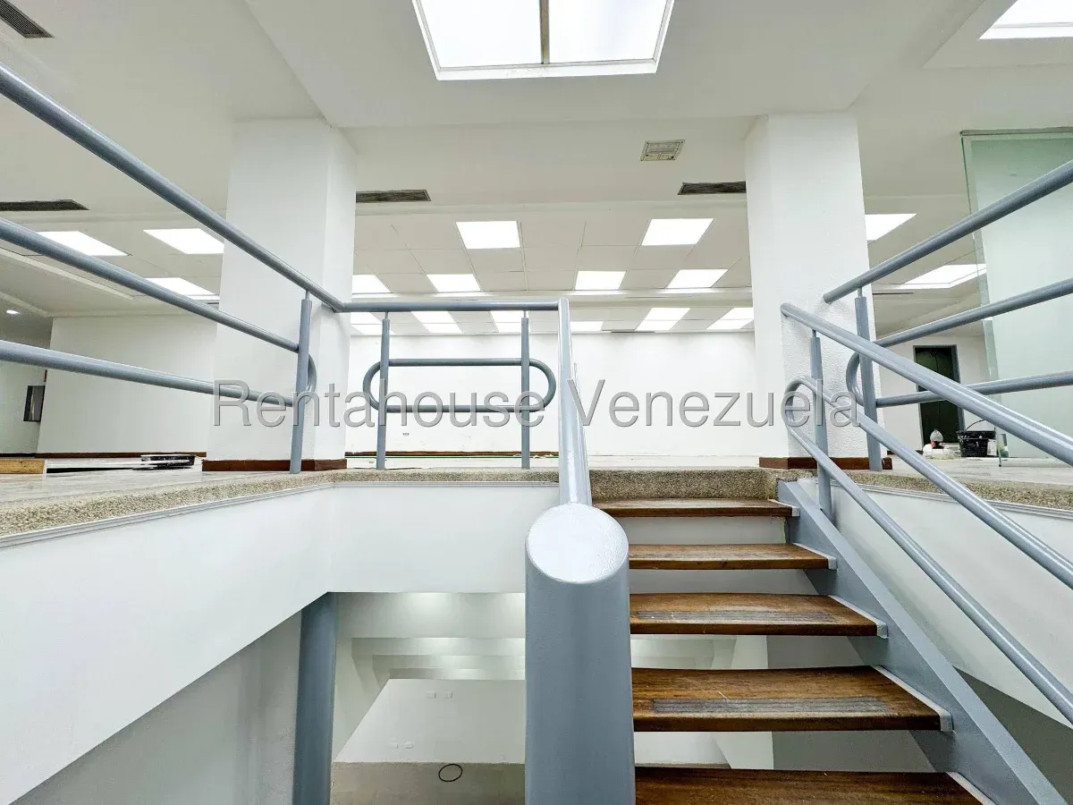 Excelente Edificio Comercial En Alquiler Chacao - 17