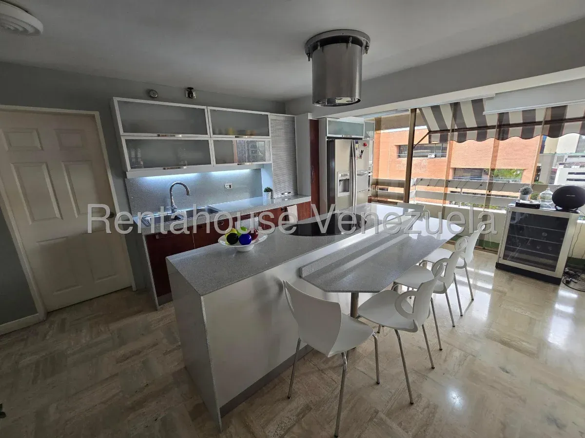 Apartamento en alquiler en El Rosal Caracas, Amoblado - 2