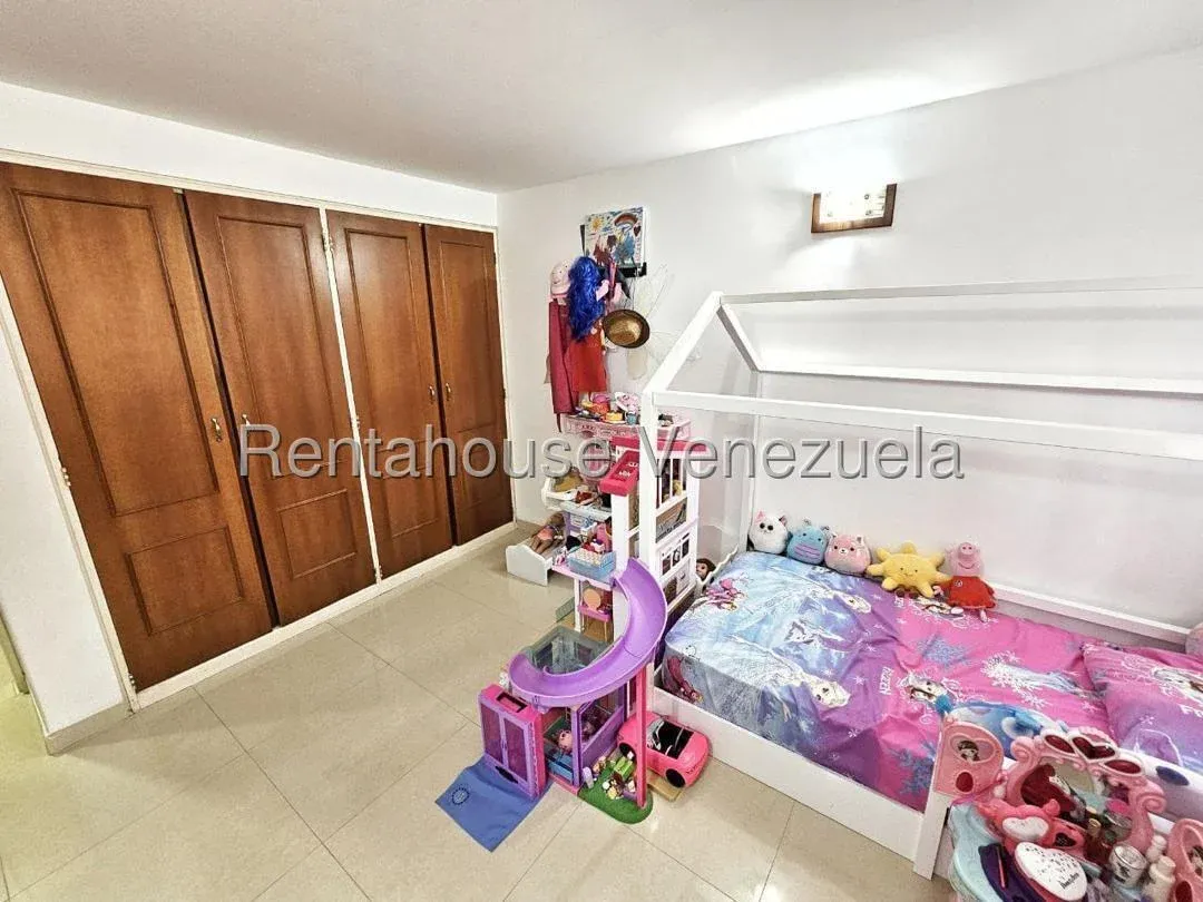 Estupendo Apartamento En Colinas De La Tahona. Piso Bajo. Dos Puestos De Estacionamiento  - 7