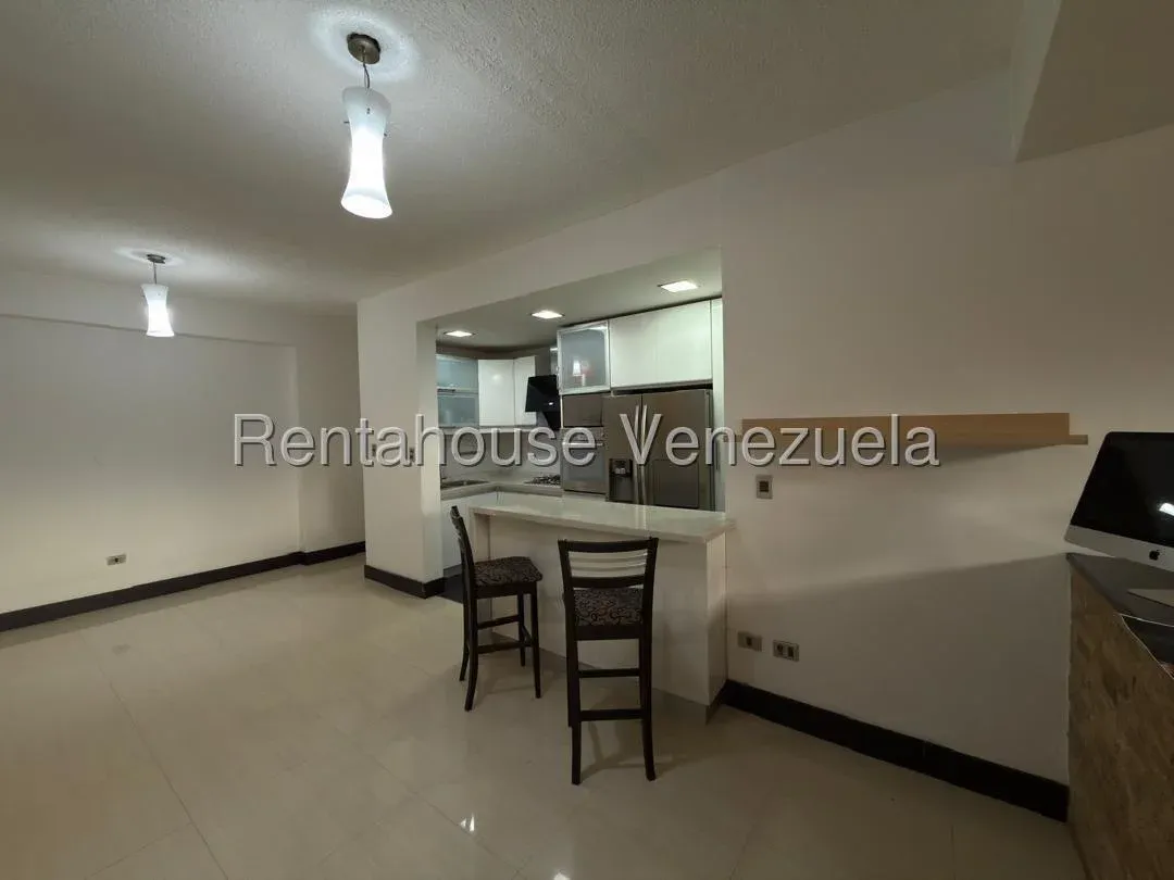 Cómodo Apartamento En Venta La Boyera Planta Baja. Dos Puestos De Estacionamiento